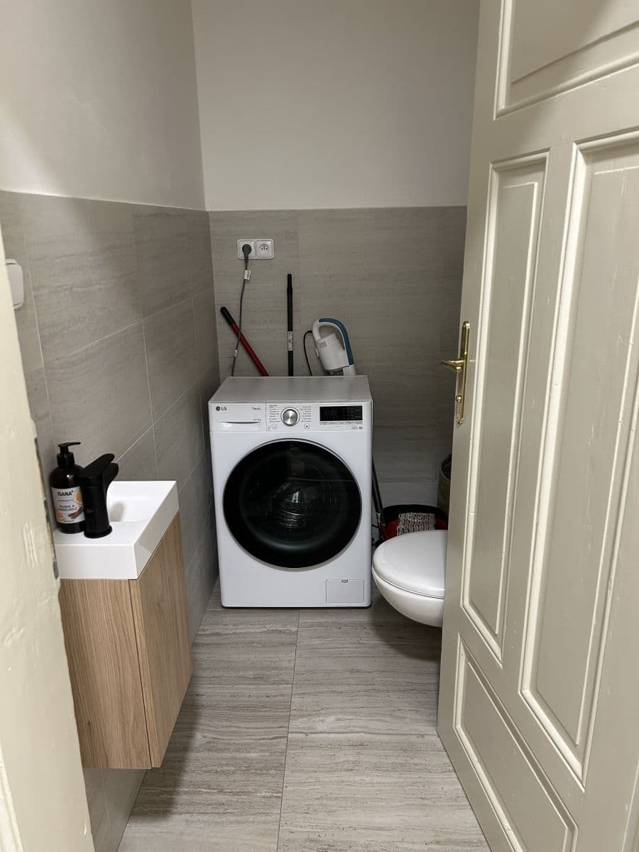 Pronájem bytu  60 m², Jungmannova, Praha, Praha