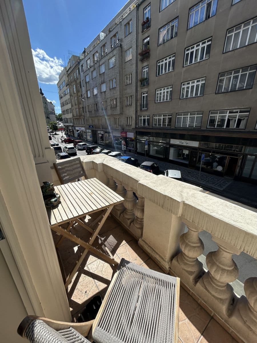 Pronájem bytu  60 m², Jungmannova, Praha, Praha