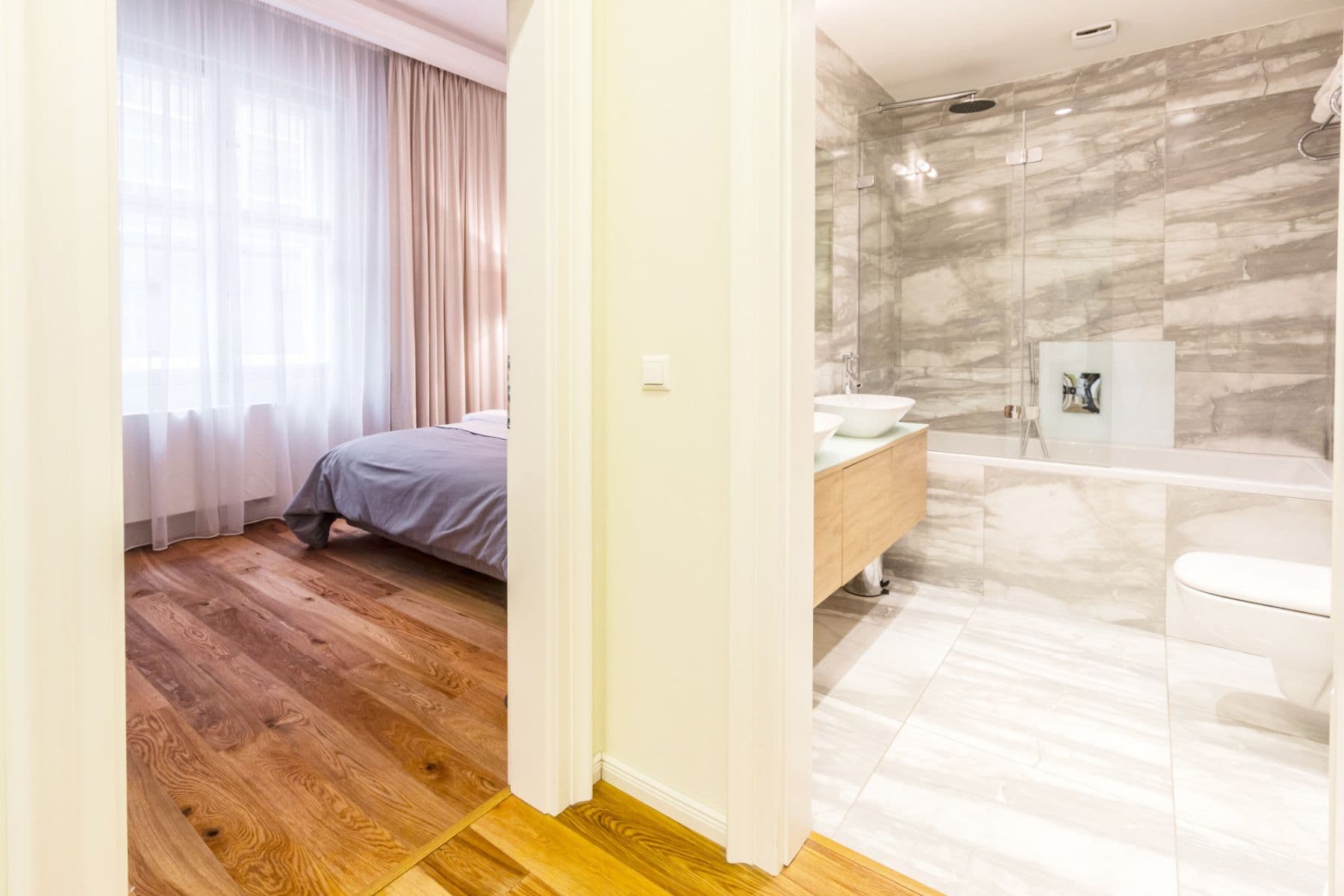 Pronájem bytu  46 m², Dlouhá, Praha, Praha