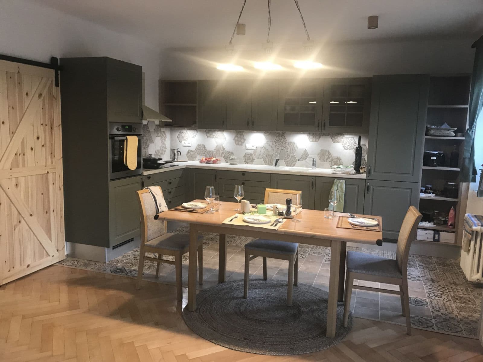 Pronájem bytu  47 m², Jerevanská, Praha, Praha