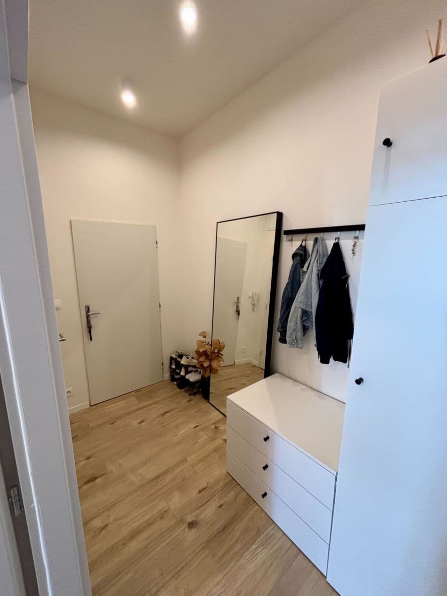 Pronájem bytu  45 m², Zenklova, Praha, Praha