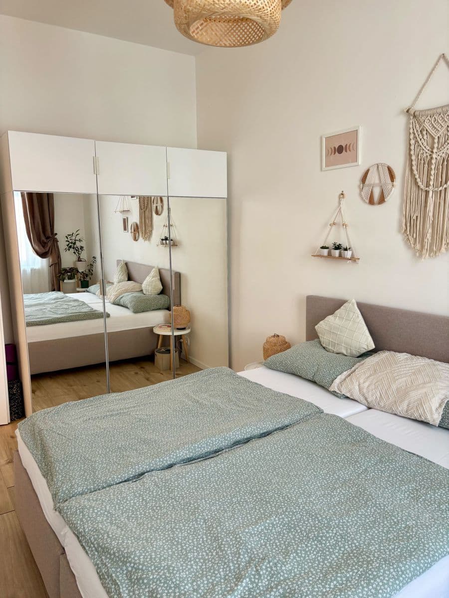 Pronájem bytu  45 m², Zenklova, Praha, Praha