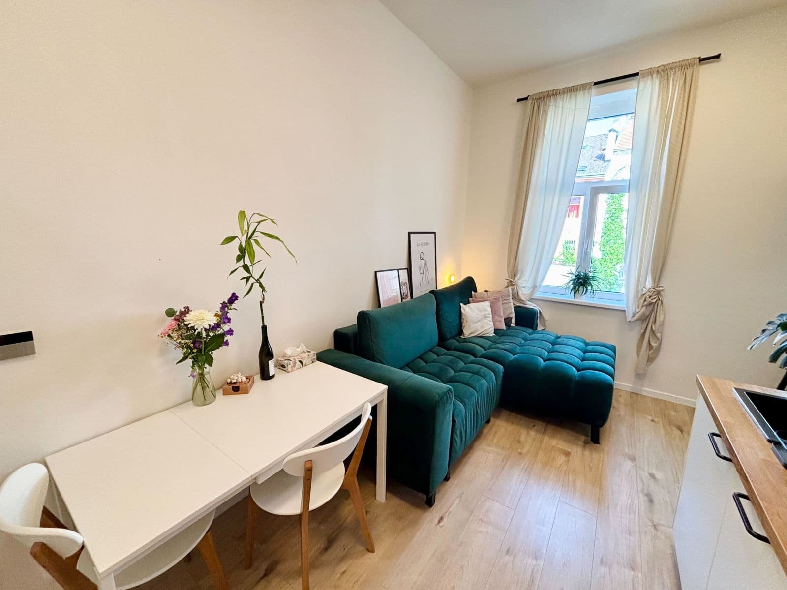 Pronájem bytu  45 m², Zenklova, Praha, Praha
