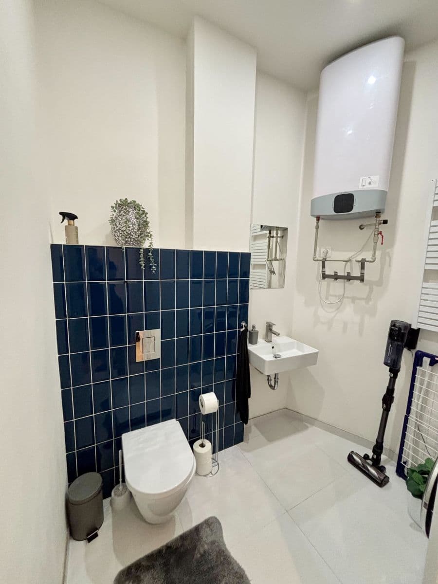 Pronájem bytu  45 m², Zenklova, Praha, Praha