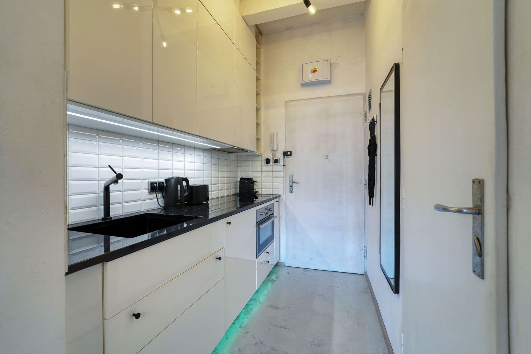 Pronájem bytu  29 m², Vratislavova, Praha, Praha