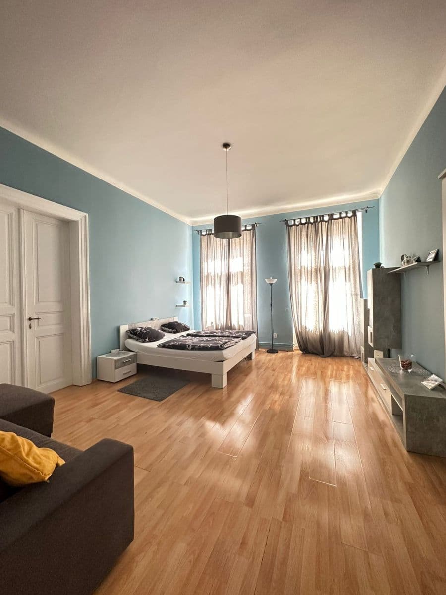 Pronájem bytu  77 m², Jugoslávská, Praha, Praha