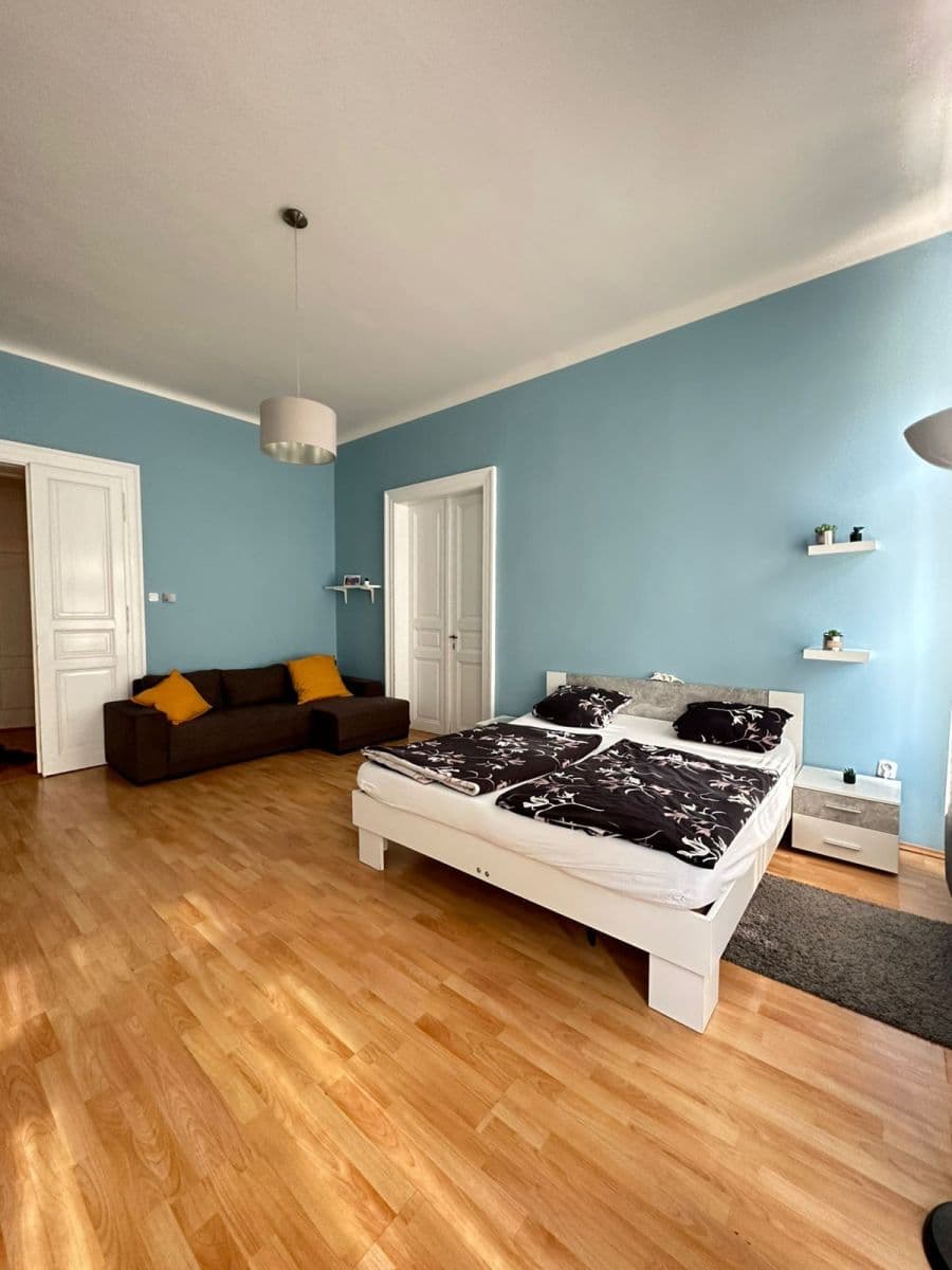 Pronájem bytu  77 m², Jugoslávská, Praha, Praha