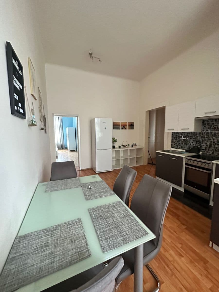 Pronájem bytu  77 m², Jugoslávská, Praha, Praha