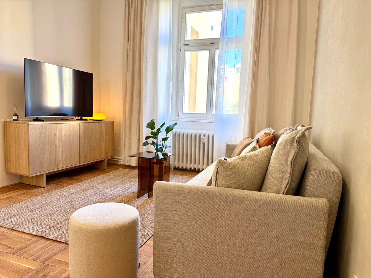 Pronájem bytu  46 m², Buděčská, Praha, Praha