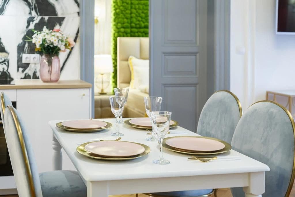 Pronájem bytu  130 m², Opletalova, Praha, Praha
