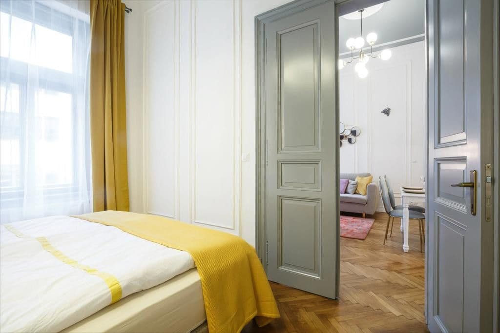 Pronájem bytu  130 m², Opletalova, Praha, Praha