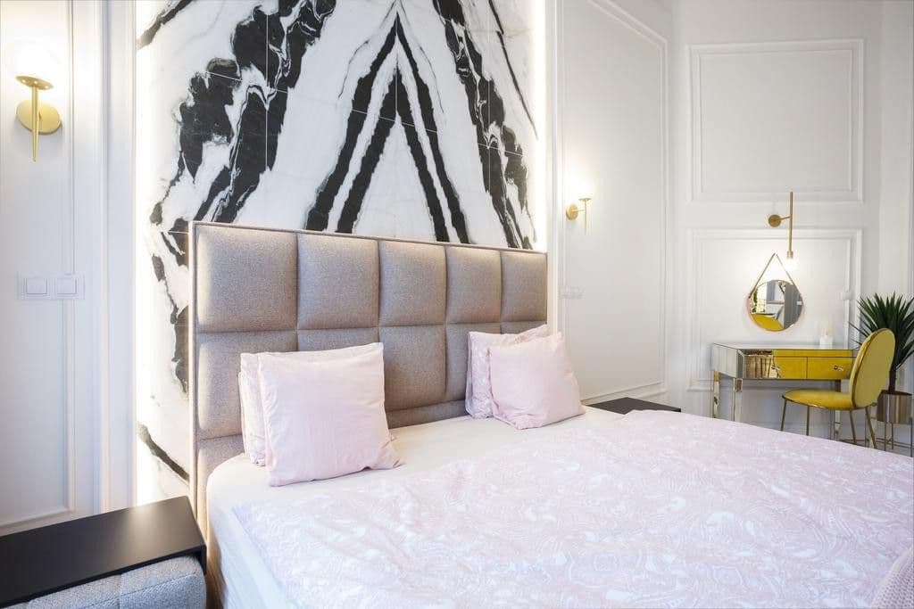 Pronájem bytu  130 m², Opletalova, Praha, Praha