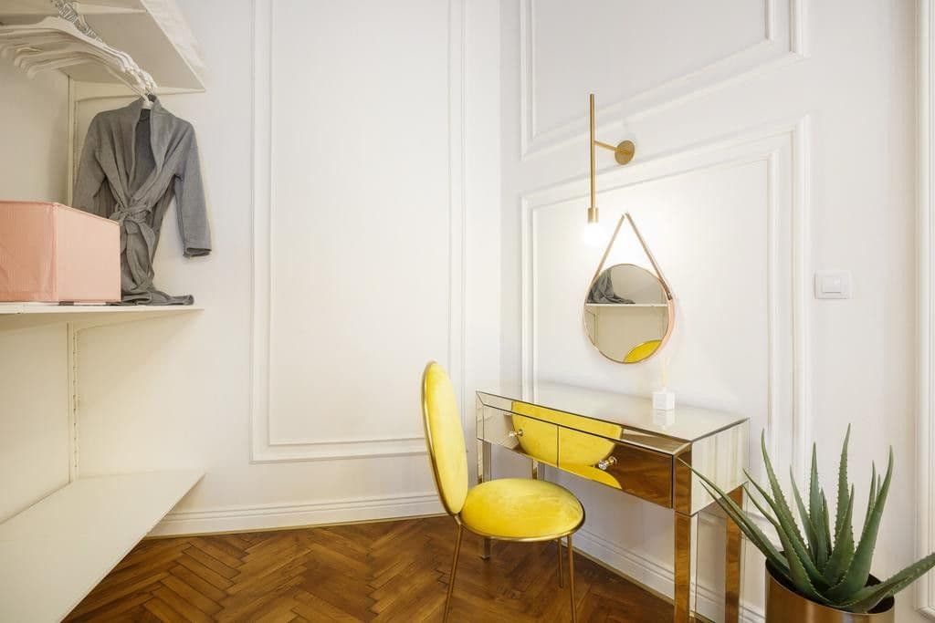 Pronájem bytu  130 m², Opletalova, Praha, Praha