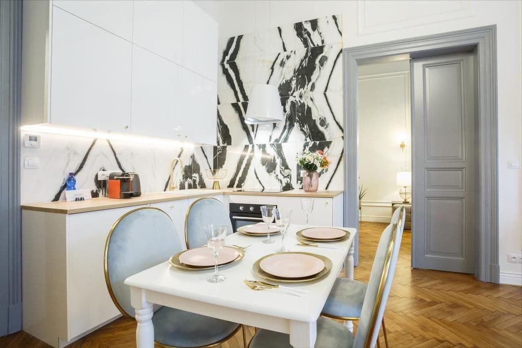 Pronájem bytu  130 m², Opletalova, Praha, Praha