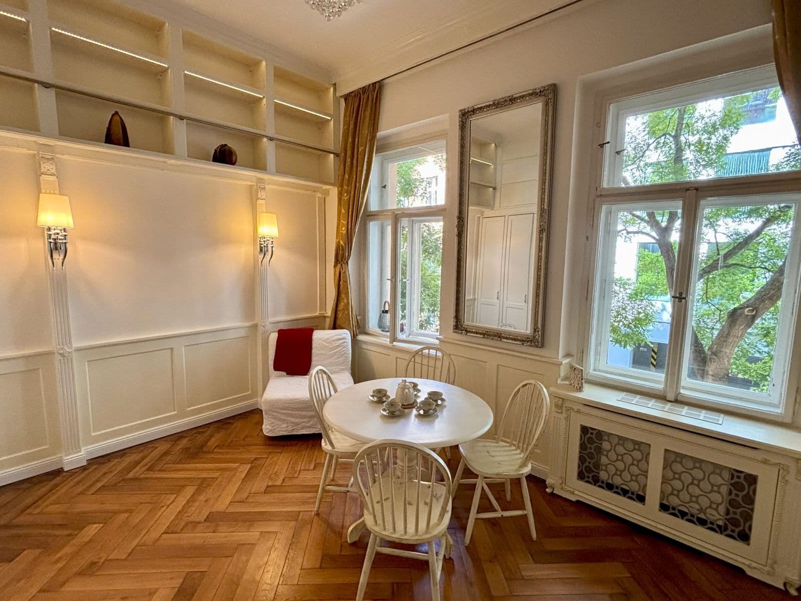 Pronájem bytu  36 m², Pernerova, Praha, Praha