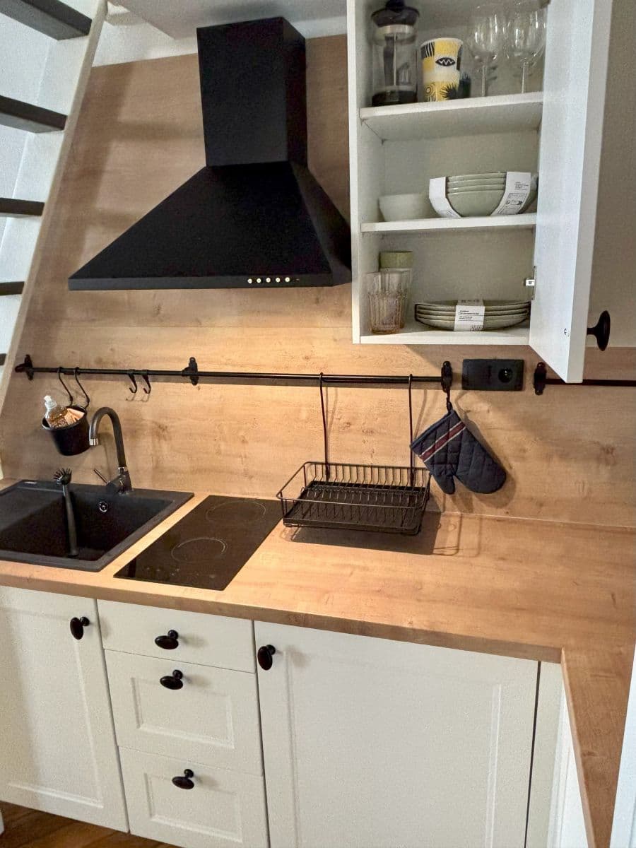 Pronájem bytu  36 m², Pernerova, Praha, Praha