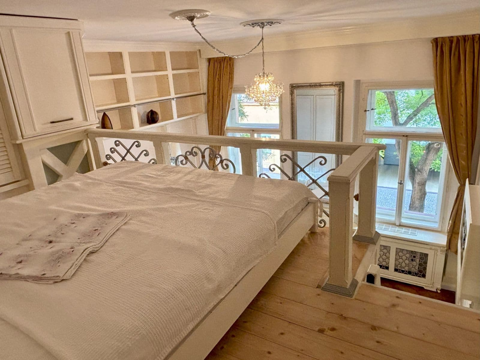 Pronájem bytu  36 m², Pernerova, Praha, Praha
