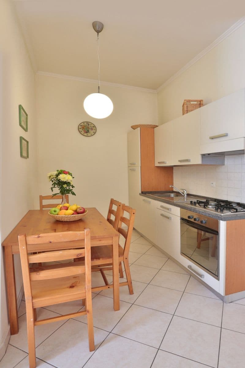 Pronájem bytu  43 m², Tyršova, Praha, Praha
