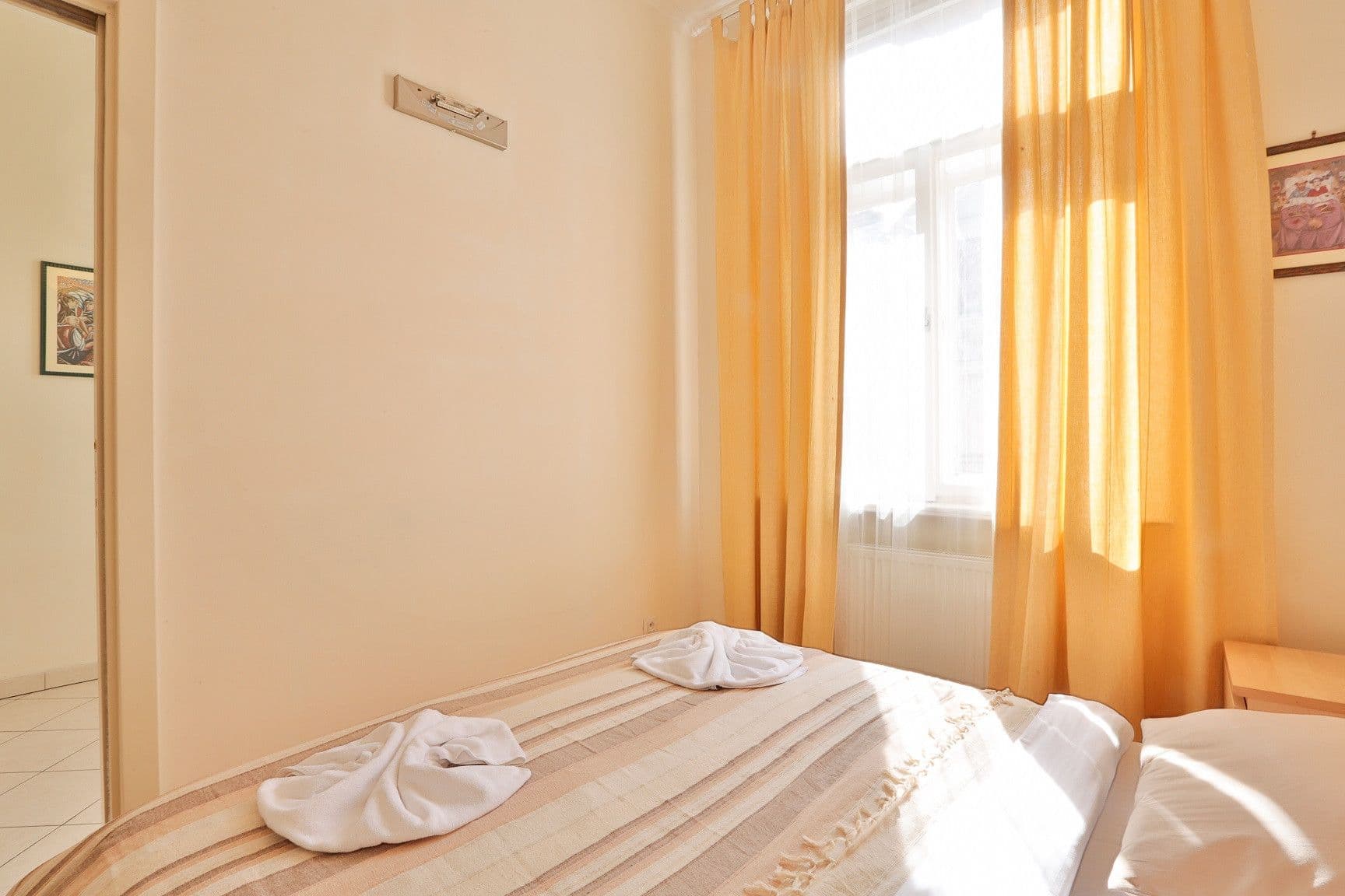 Pronájem bytu  43 m², Tyršova, Praha, Praha
