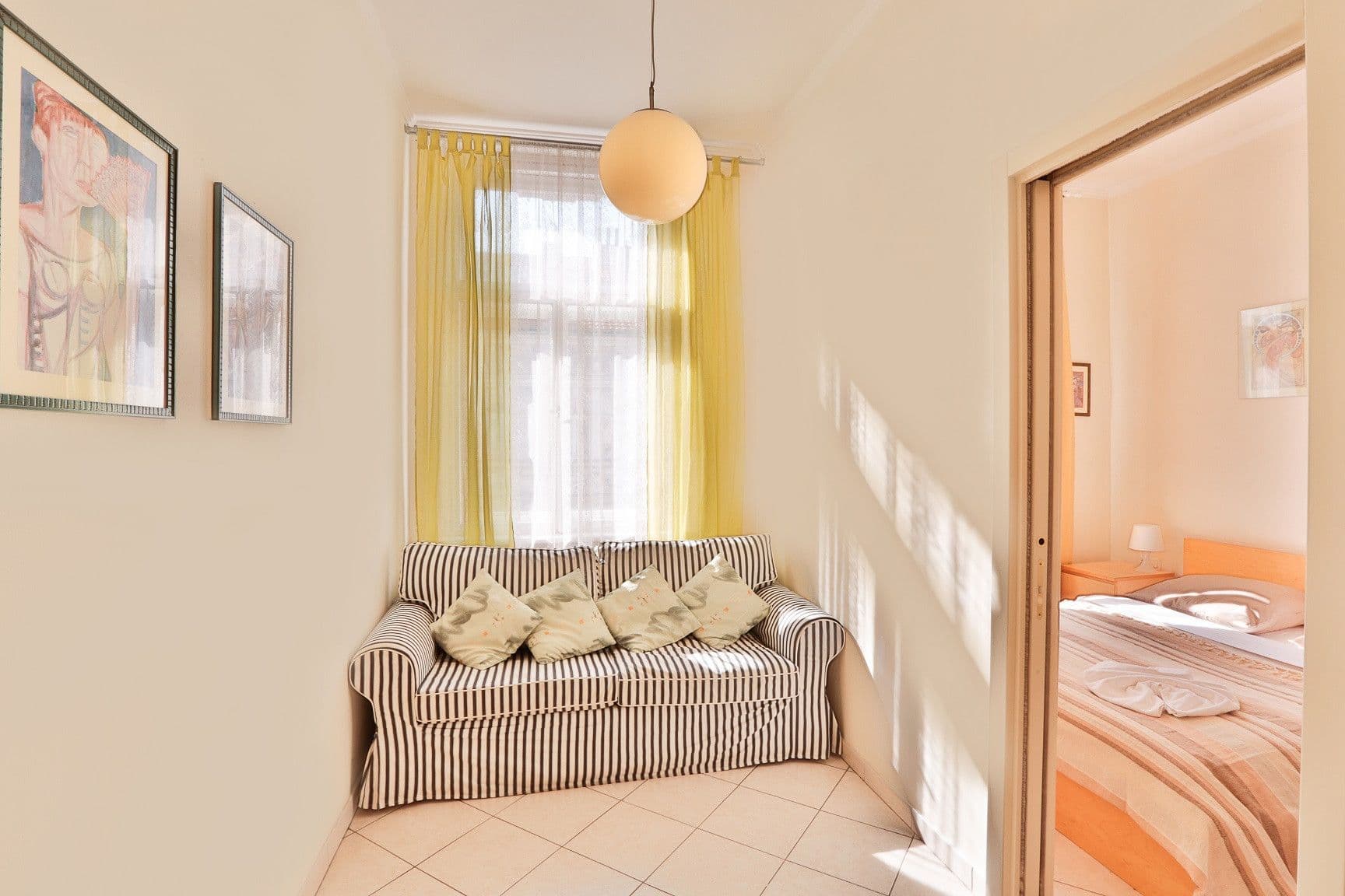 Pronájem bytu  43 m², Tyršova, Praha, Praha