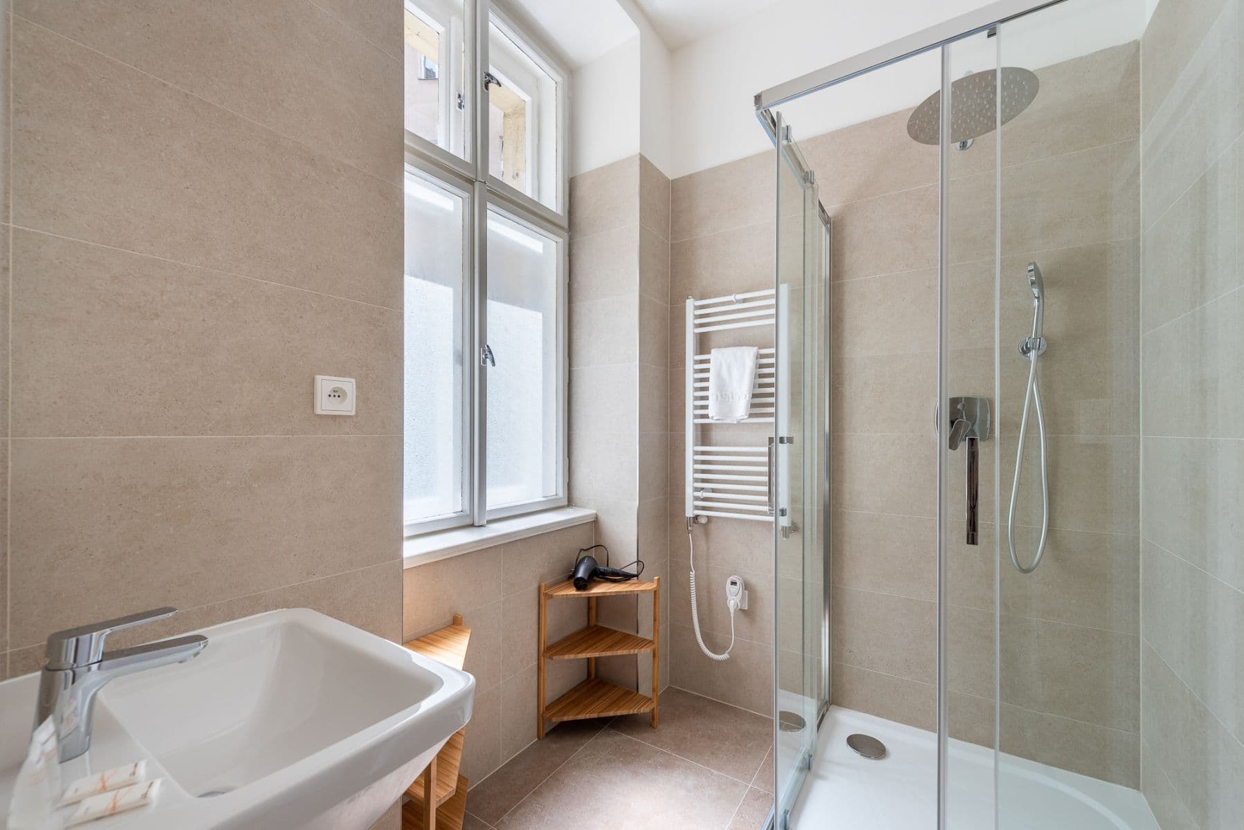 Pronájem bytu  17 m², Těšnov, Praha, Praha