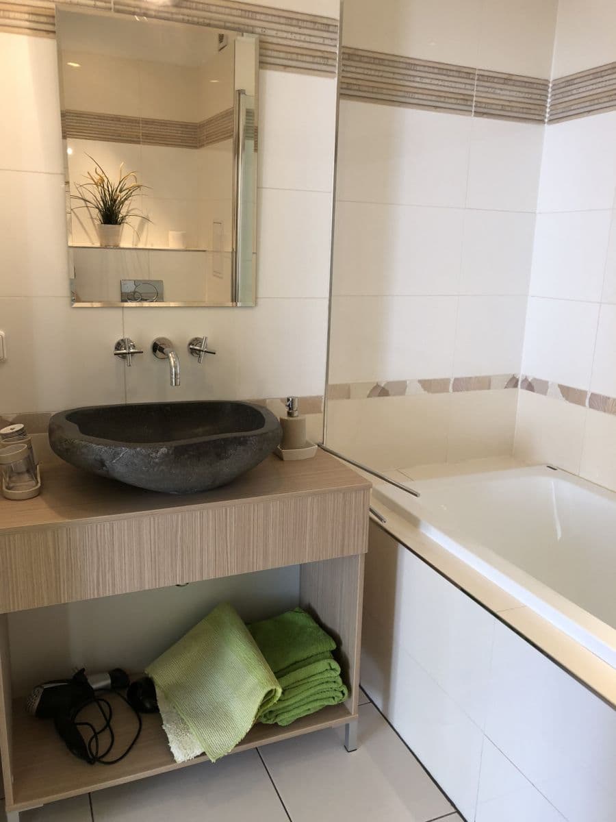 Pronájem bytu  47 m², Na Cihlářce A, Praha, Praha