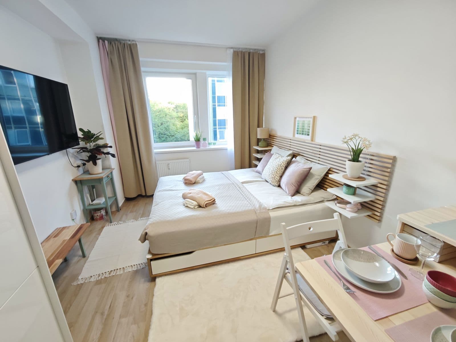 Pronájem bytu  28 m², Peroutkova, Praha, Praha
