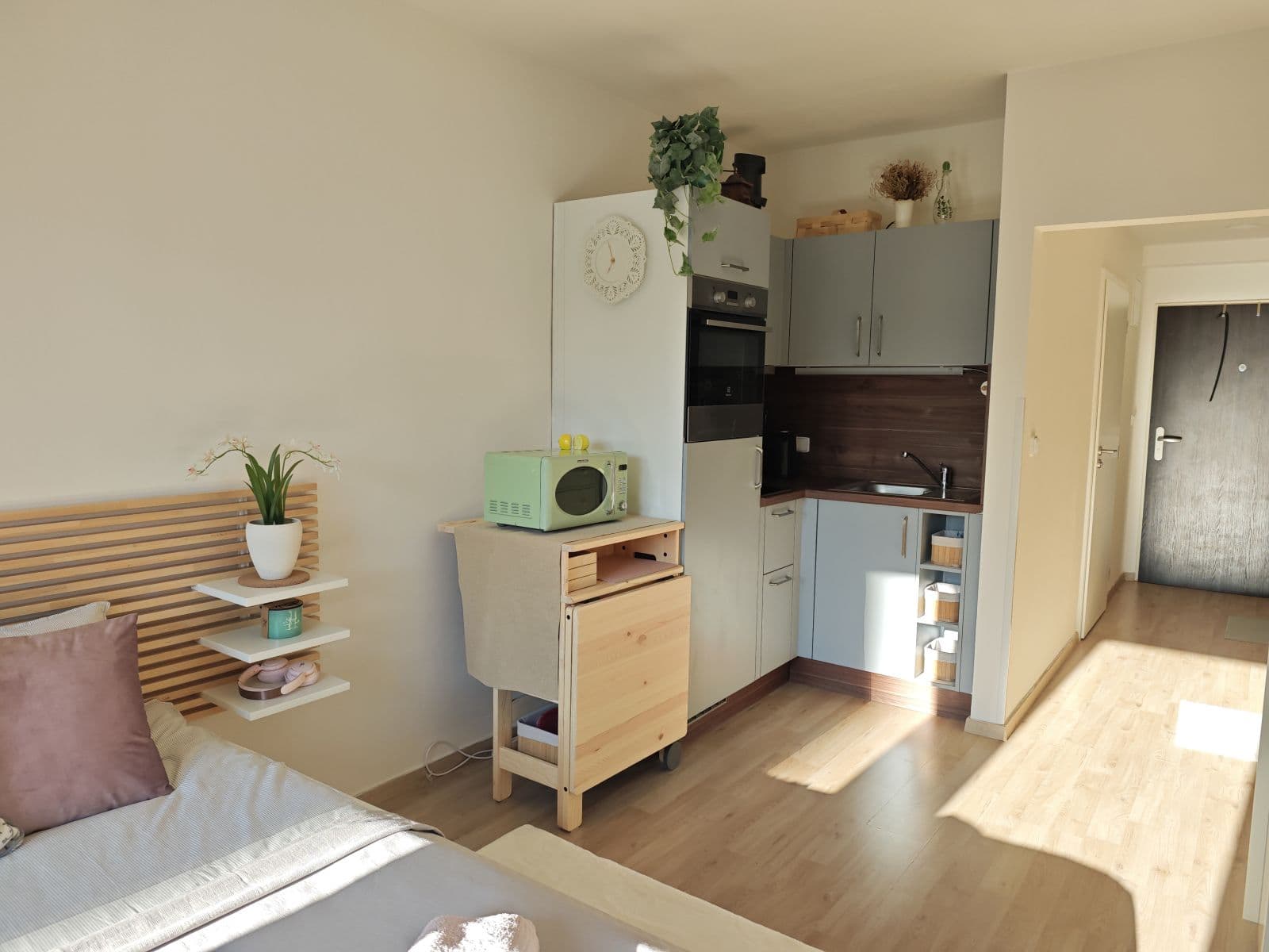 Pronájem bytu  28 m², Peroutkova, Praha, Praha