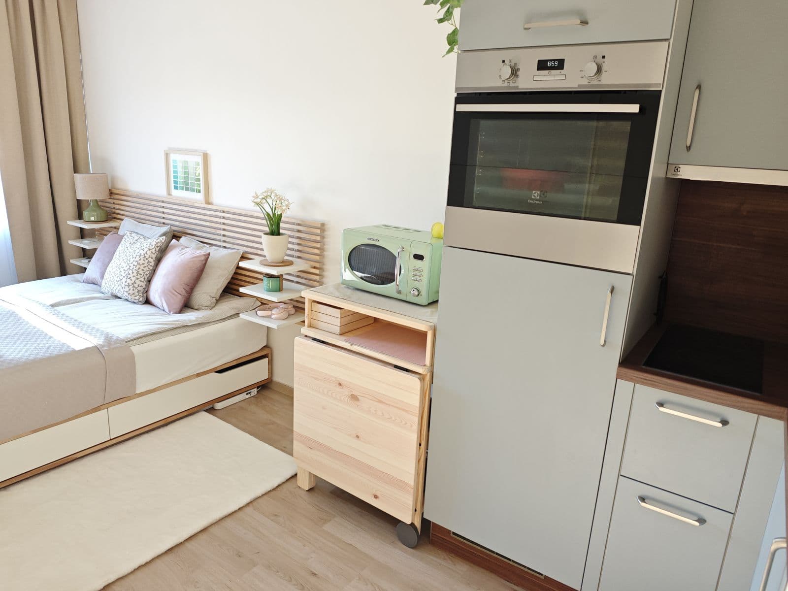 Pronájem bytu  28 m², Peroutkova, Praha, Praha