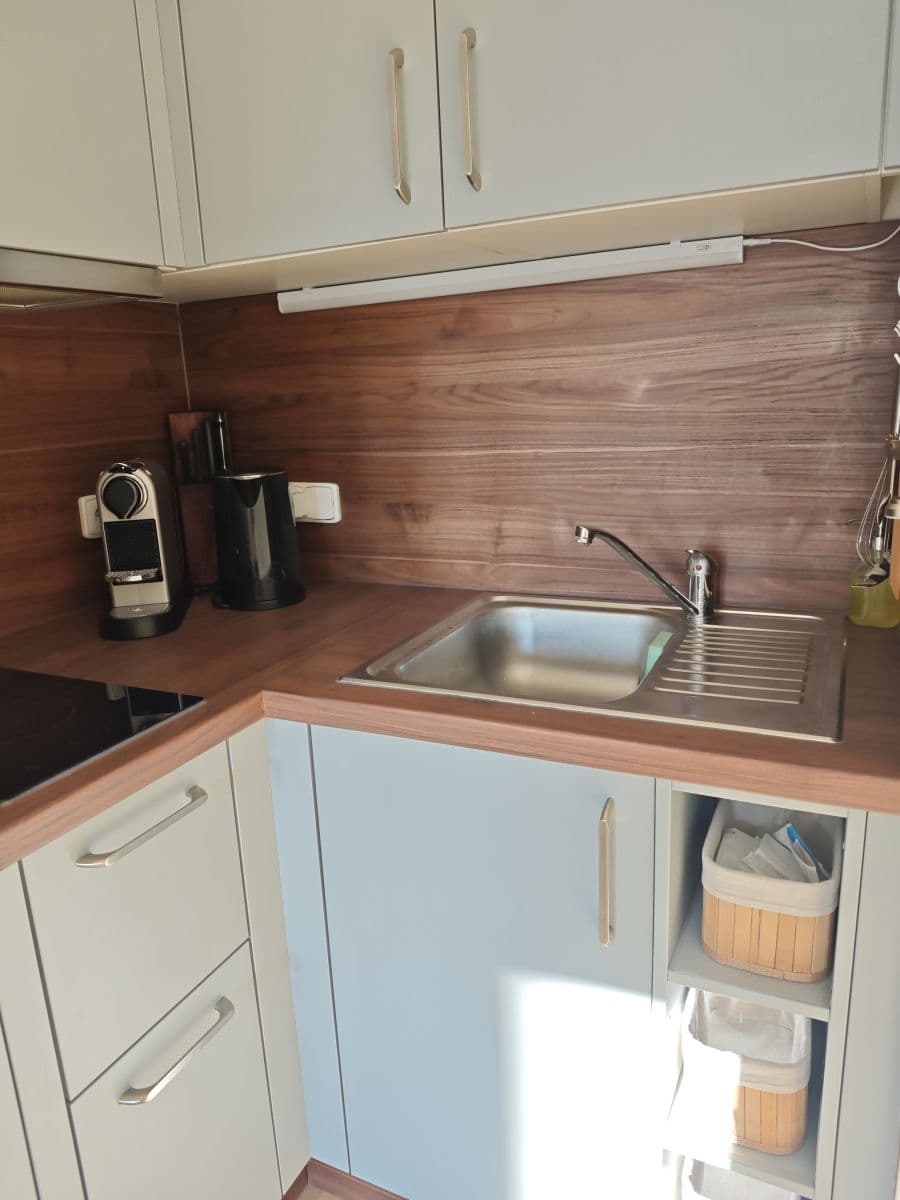 Pronájem bytu  28 m², Peroutkova, Praha, Praha