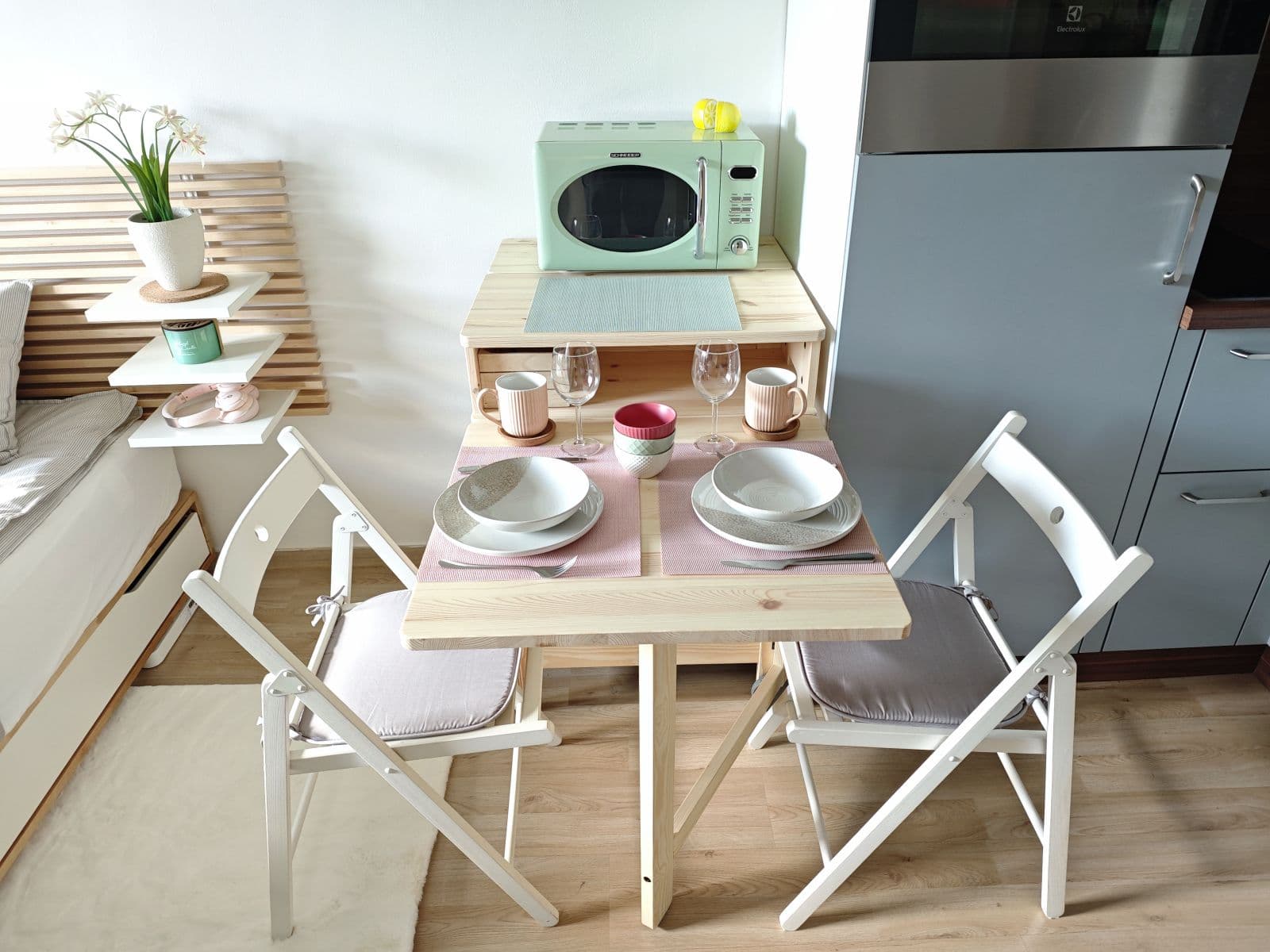 Pronájem bytu  28 m², Peroutkova, Praha, Praha