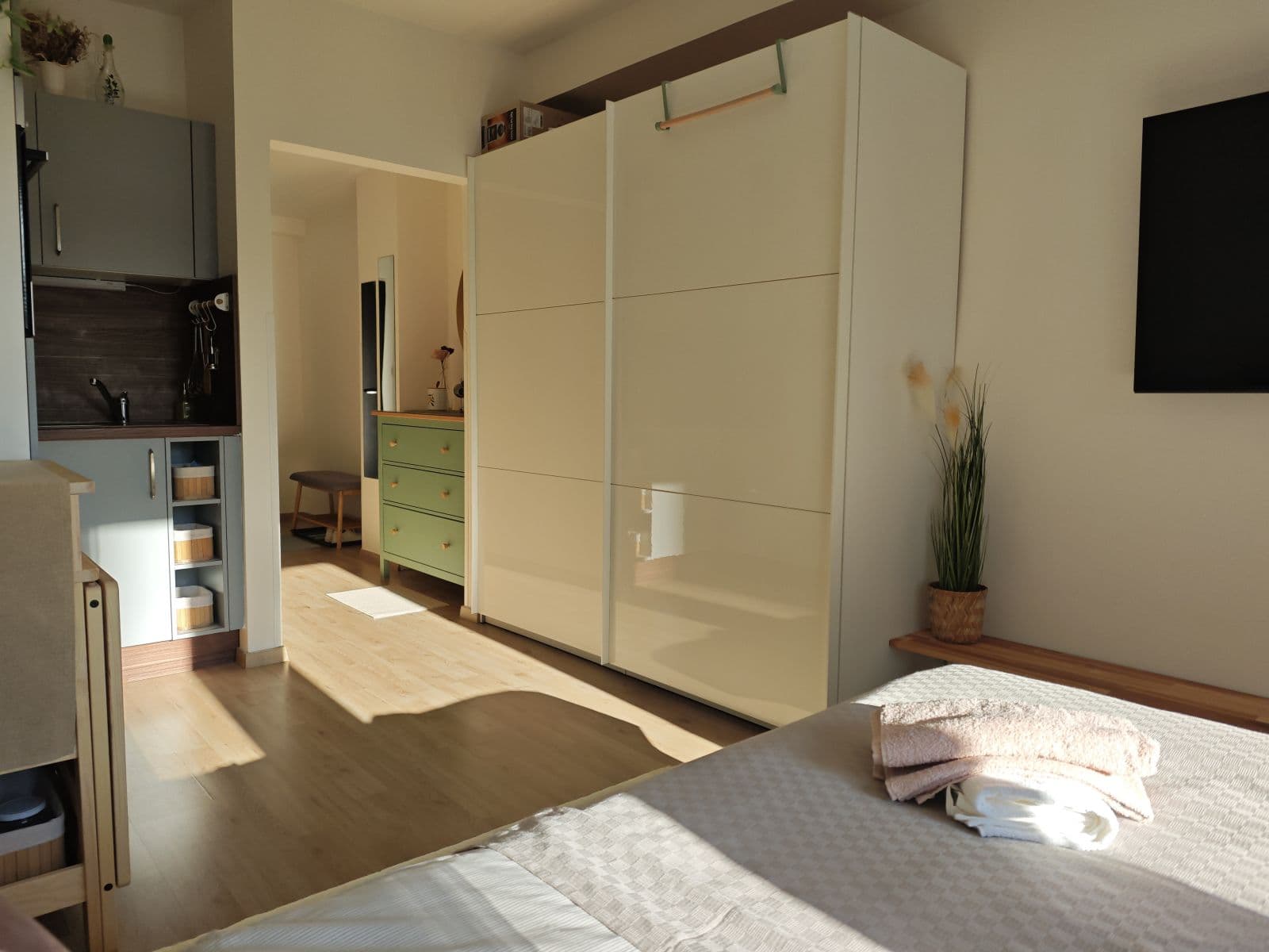 Pronájem bytu  28 m², Peroutkova, Praha, Praha