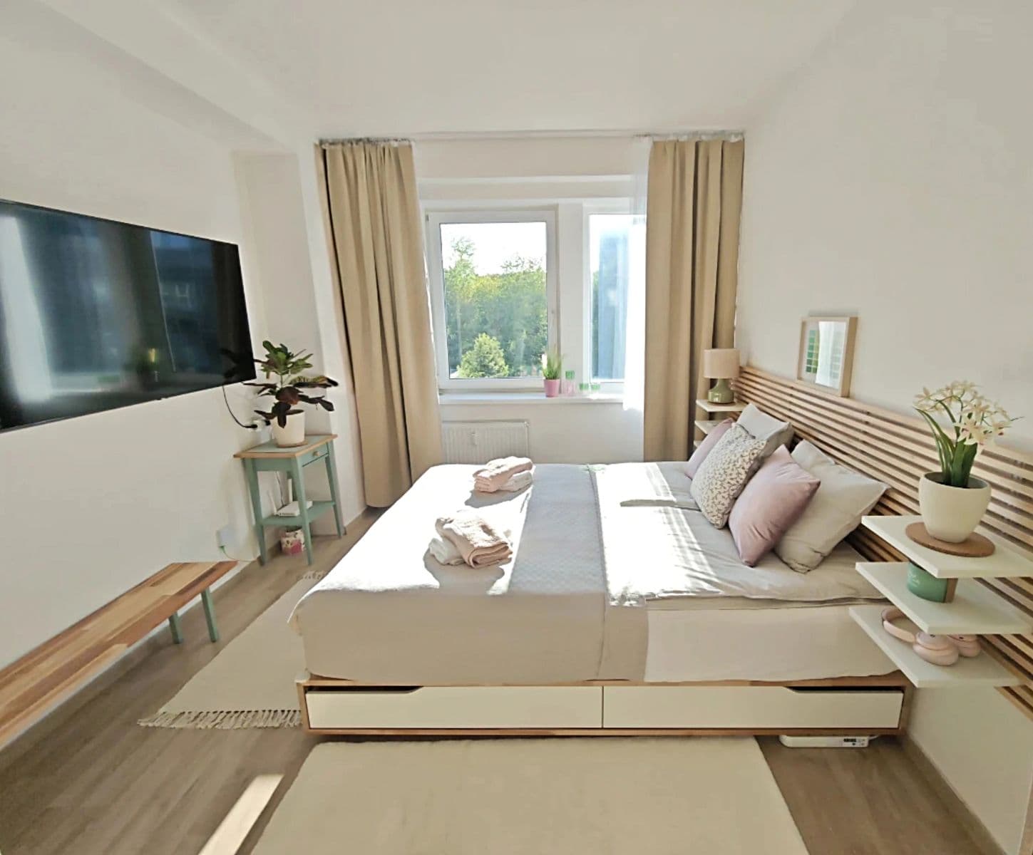 Pronájem bytu  28 m², Peroutkova, Praha, Praha