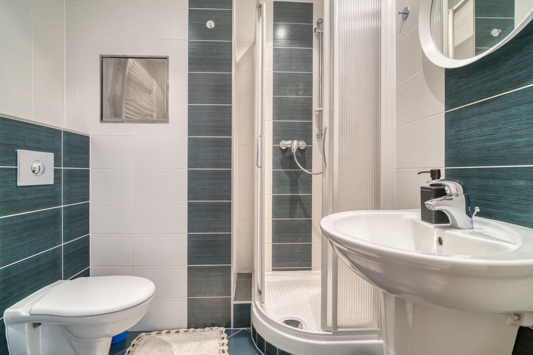 Pronájem bytu  25 m², Mattioliho, Praha, Praha