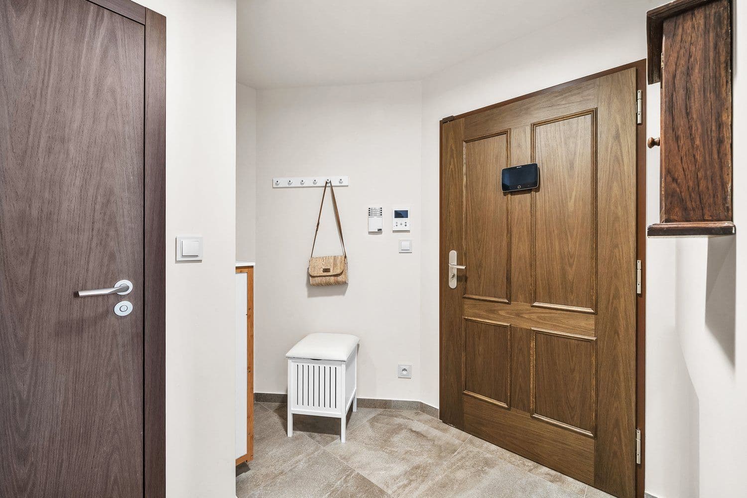 Pronájem bytu  30 m², Grafická, Praha, Praha