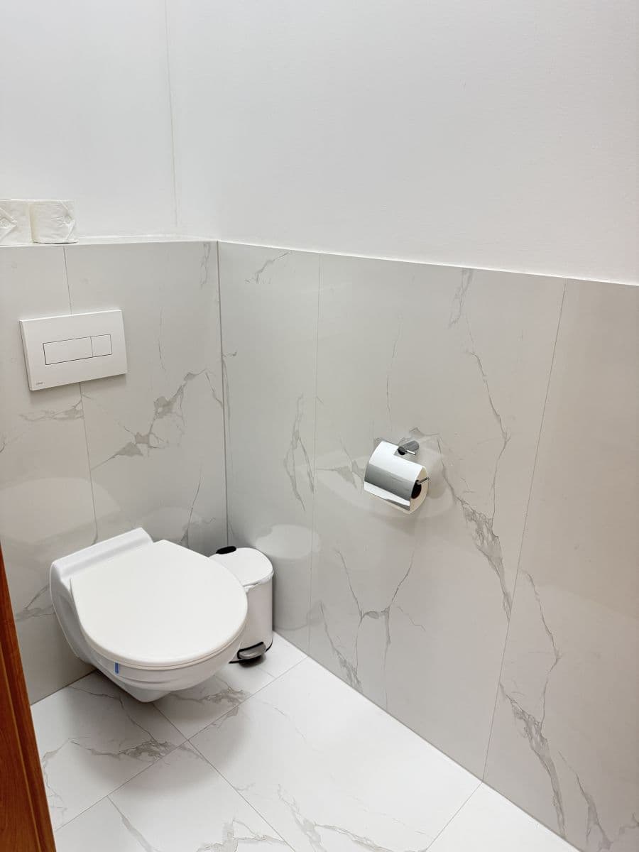 Pronájem bytu  44 m², Zbraslavská, Praha, Praha