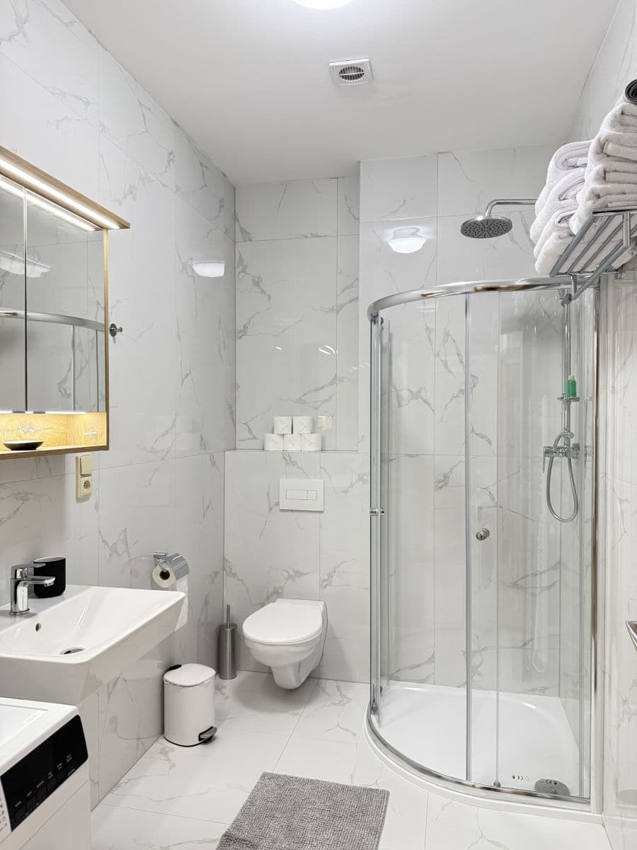 Pronájem bytu  53 m², Zbraslavská, Praha, Praha