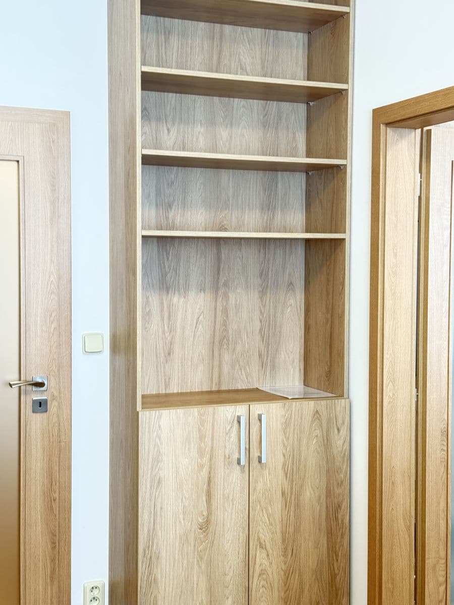 Pronájem bytu  40 m², Zbraslavská, Praha, Praha