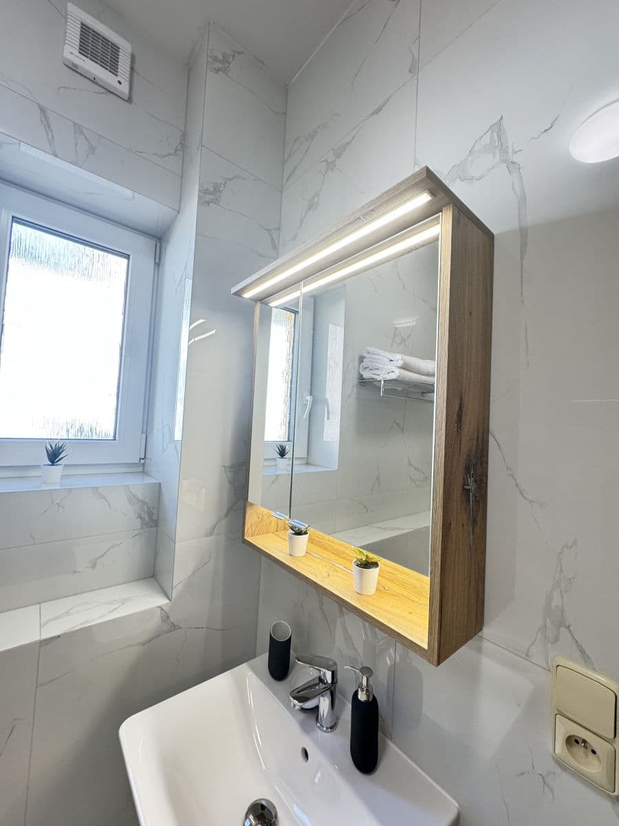 Pronájem bytu  31 m², Zbraslavská, Praha, Praha