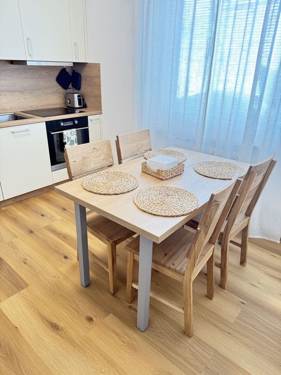 Pronájem bytu  31 m², Zbraslavská, Praha, Praha