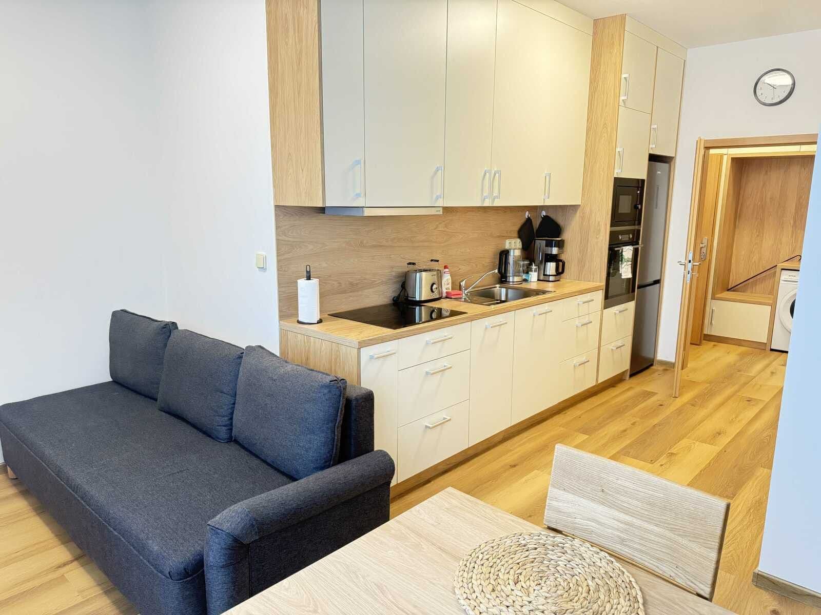 Pronájem bytu  43 m², Zbraslavská, Praha, Praha