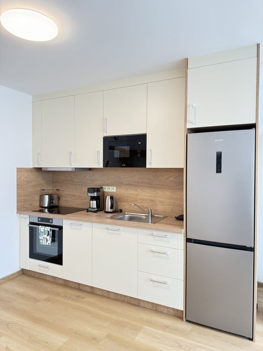 Pronájem bytu  56 m², Zbraslavská, Praha, Praha