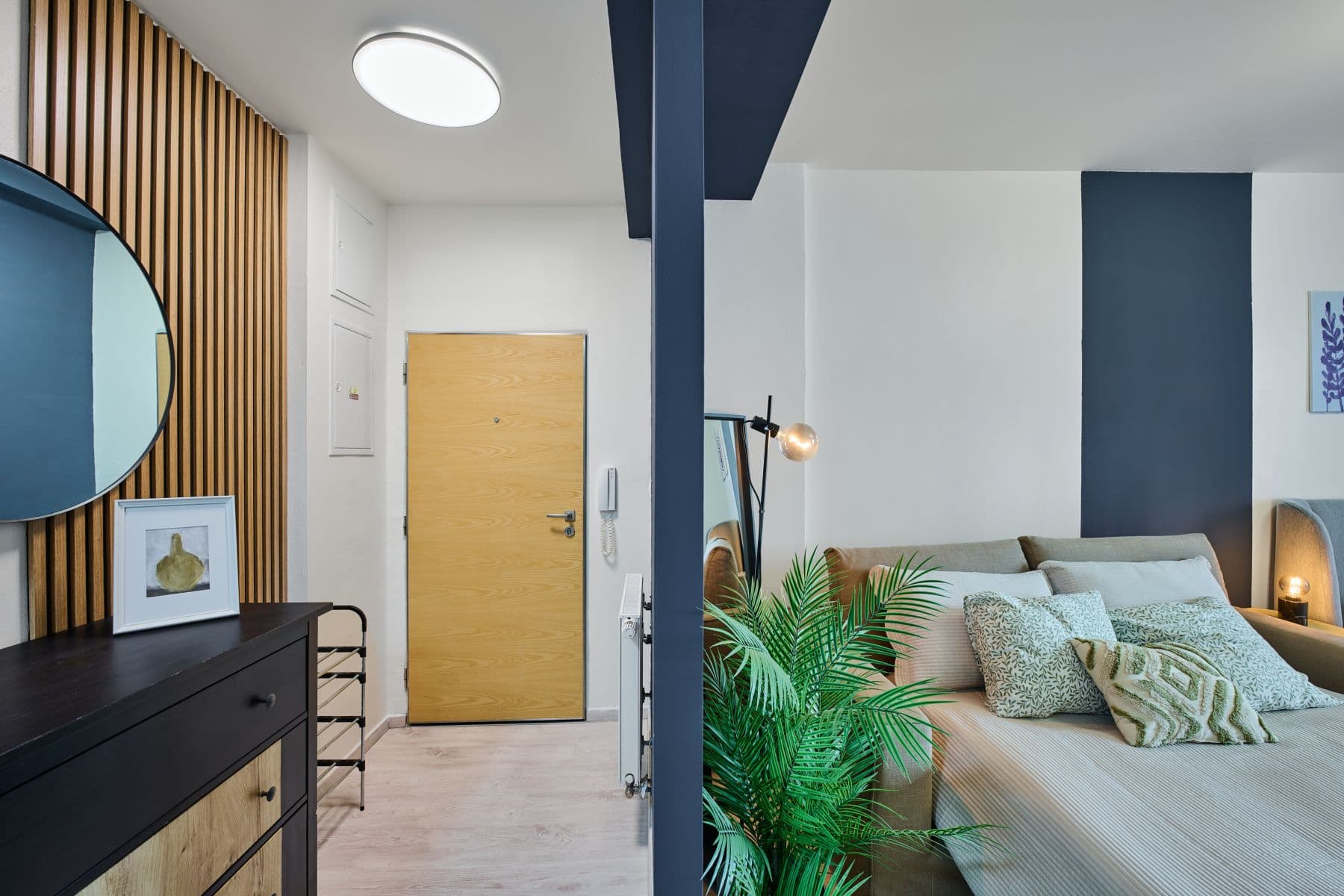 Pronájem bytu  30 m², Mostecká, Praha, Praha