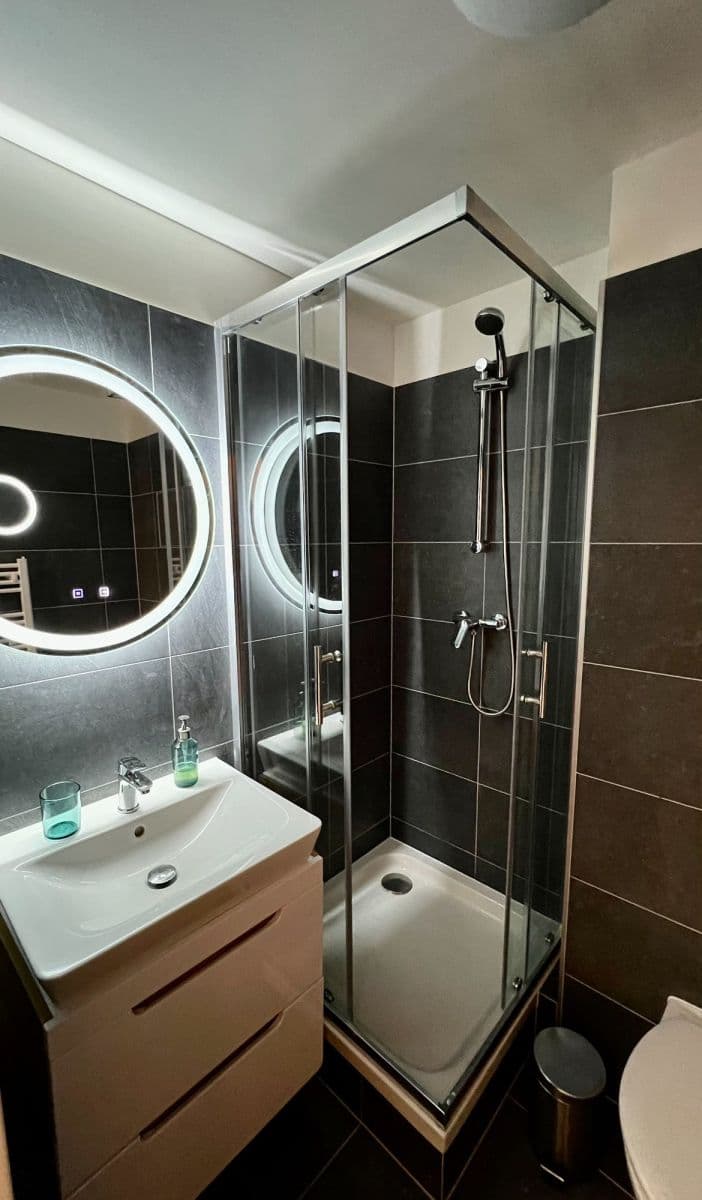 Pronájem bytu  23 m², Kubánské náměstí, Praha, Praha