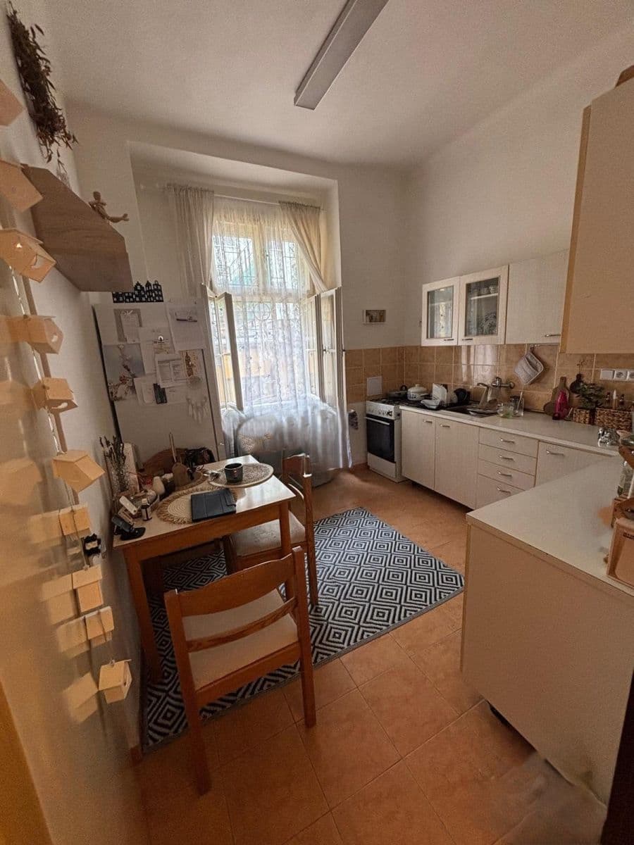 Pronájem bytu  43 m², Lublaňská, Praha, Praha