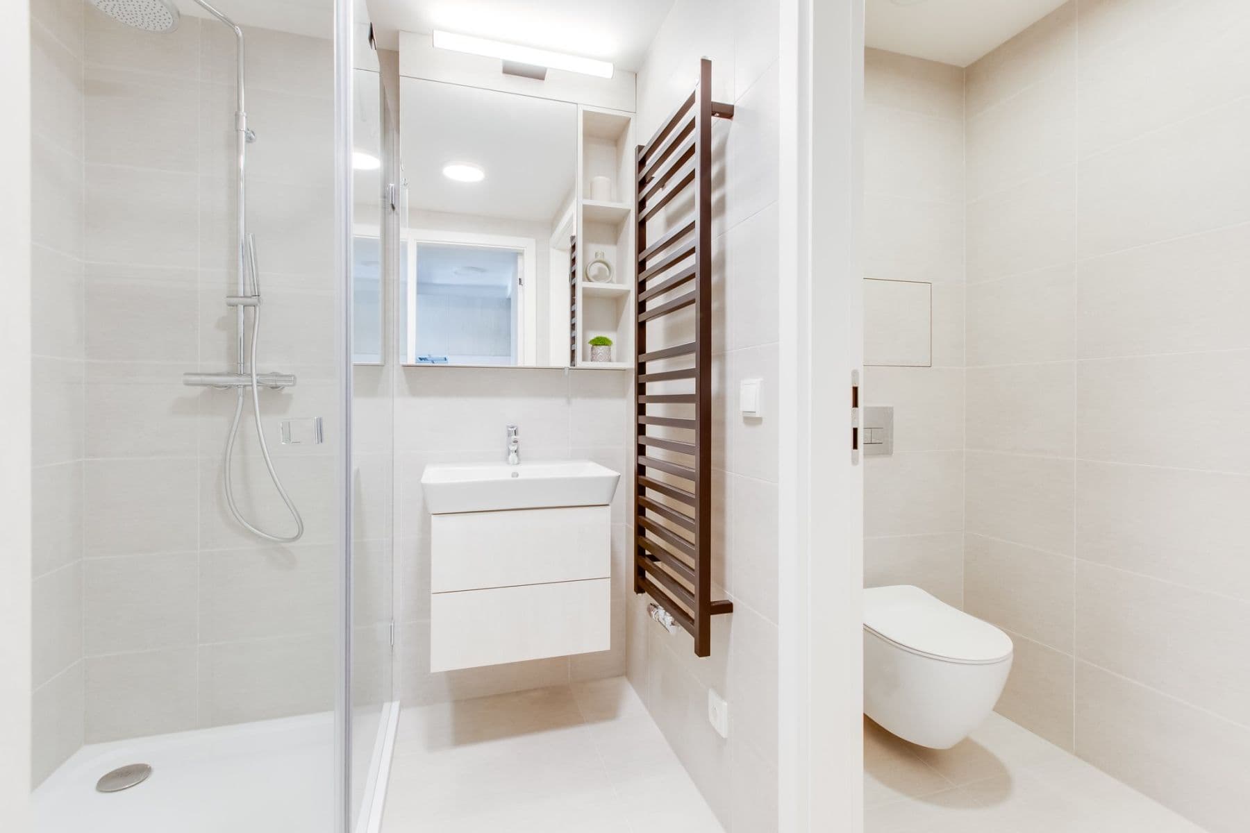 Pronájem bytu  60 m², Tusarova, Praha, Praha