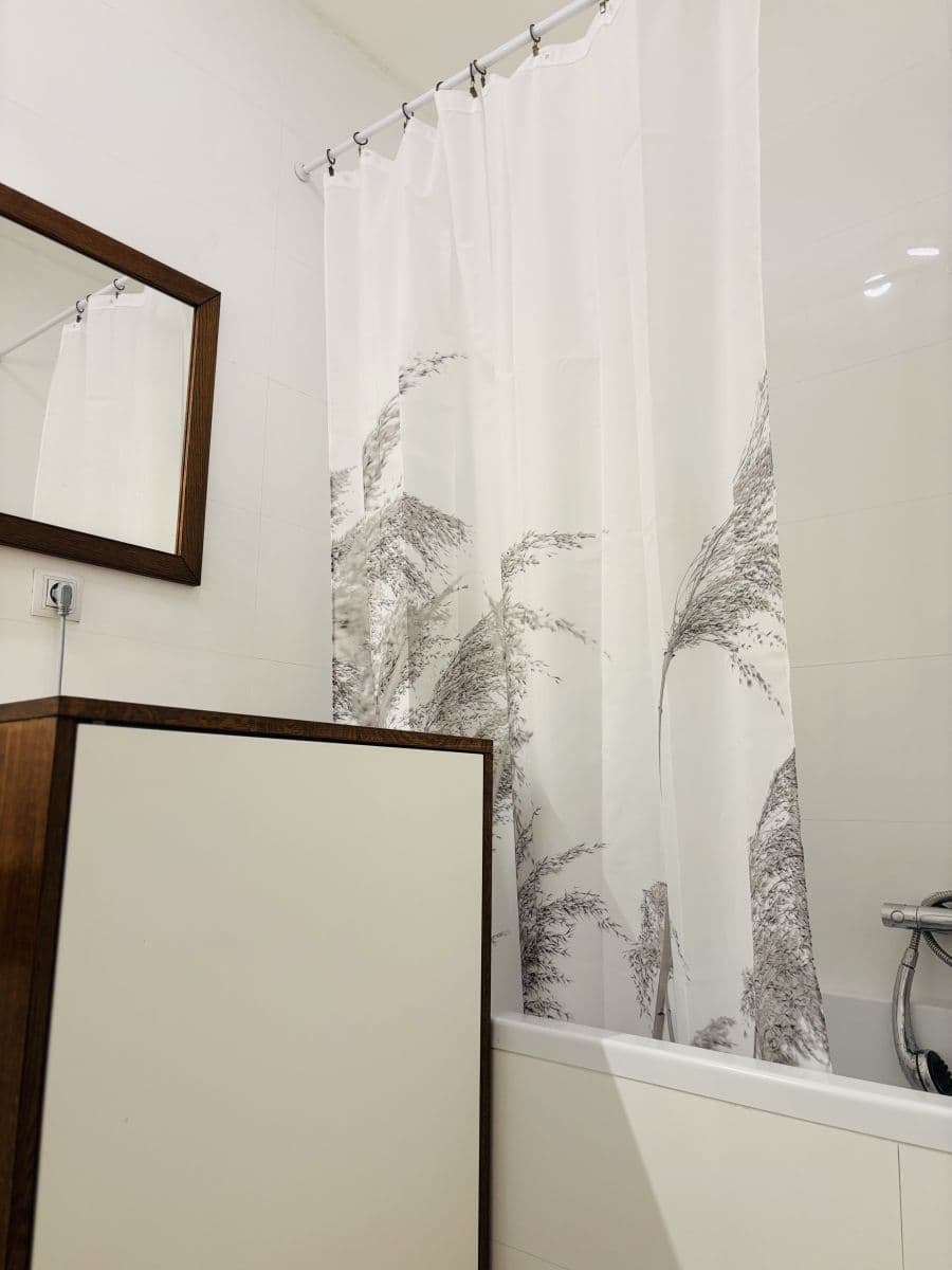 Pronájem bytu  80 m², Dvacátého Osmého Pluku, Praha, Praha