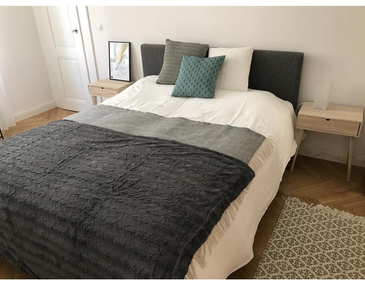 Pronájem bytu  80 m², Dvacátého Osmého Pluku, Praha, Praha