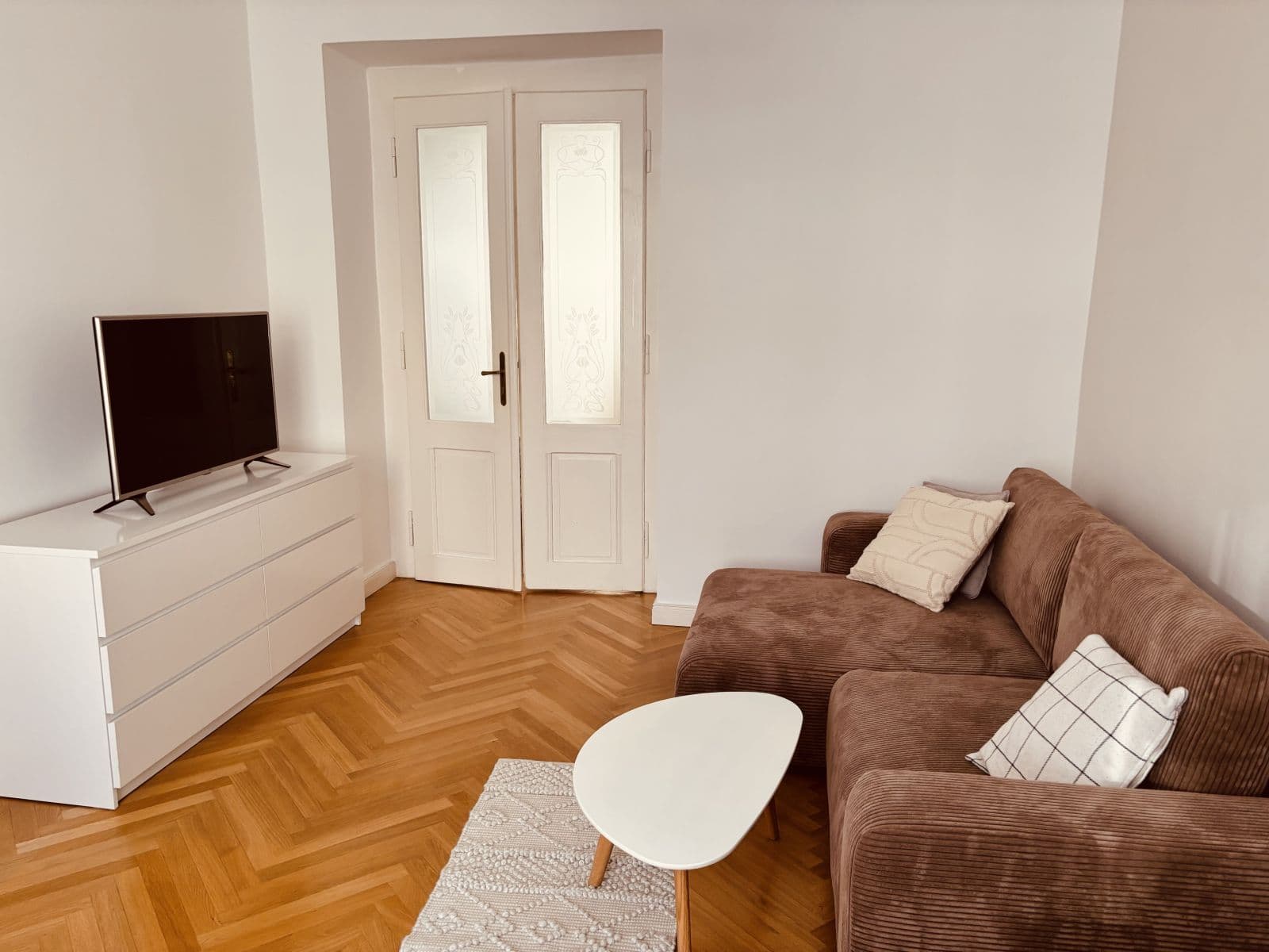 Pronájem bytu  80 m², Dvacátého Osmého Pluku, Praha, Praha