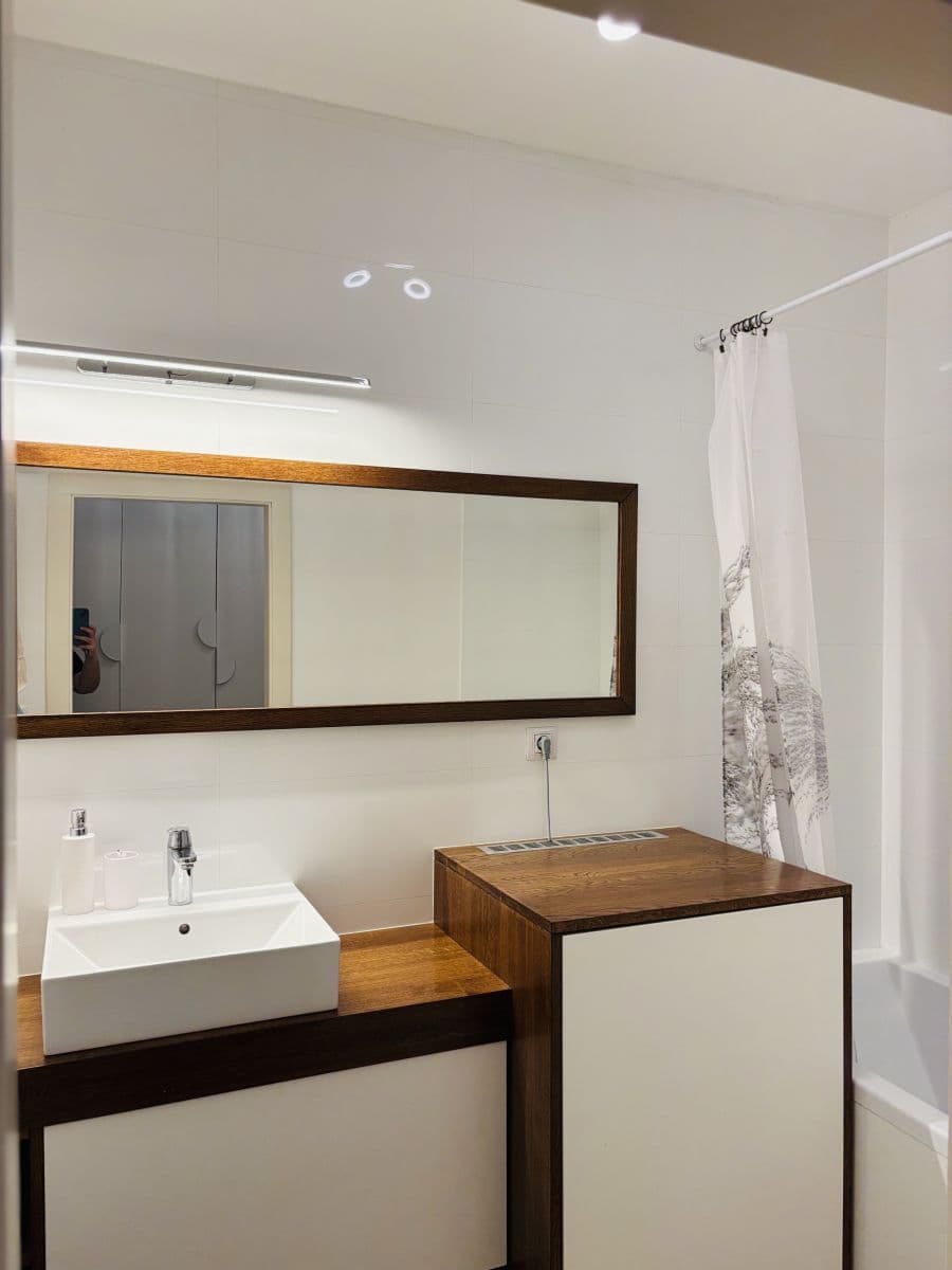 Pronájem bytu  80 m², Dvacátého Osmého Pluku, Praha, Praha